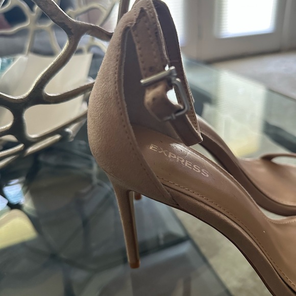 Express - Picture 4 of 8